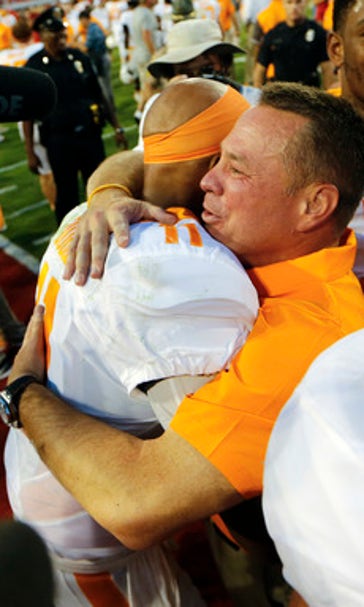 No. 9 Tennessee, No. 8 Texas A&M put perfect records to test